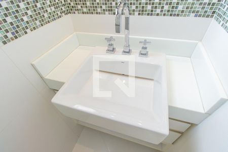 Apartamento para alugar com 168m², 3 quartos e 4 vagasBanheiro da Suíte 1