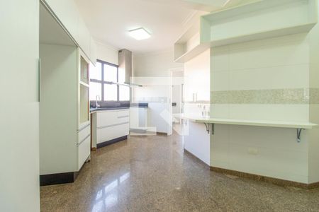 Apartamento para alugar com 168m², 3 quartos e 4 vagasCozinha 