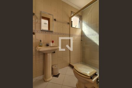 Casa à venda com 650m², 3 quartos e 10 vagas Casa à venda com 650m², 3 quartos e 10 vagasBanheiro de serviço