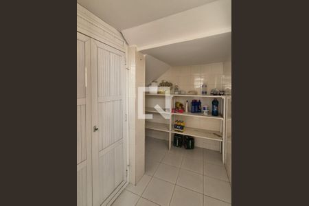 Casa à venda com 650m², 3 quartos e 10 vagas Casa à venda com 650m², 3 quartos e 10 vagasDespensa