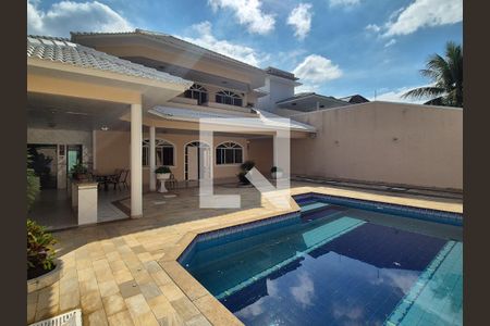 Casa à venda com 650m², 3 quartos e 10 vagas Casa à venda com 650m², 3 quartos e 10 vagasÁrea externa