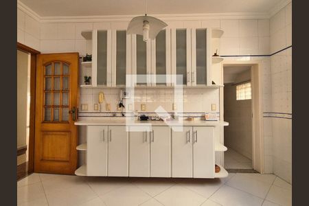 Casa à venda com 650m², 3 quartos e 10 vagas Casa à venda com 650m², 3 quartos e 10 vagasCozinha