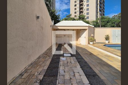 Casa à venda com 650m², 3 quartos e 10 vagas Casa à venda com 650m², 3 quartos e 10 vagasÁrea externa