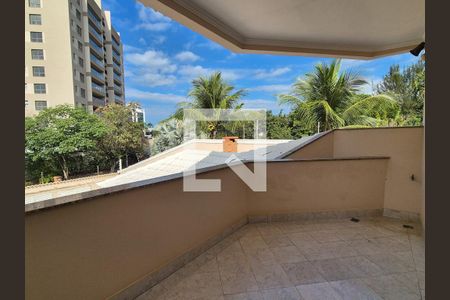 Casa à venda com 650m², 3 quartos e 10 vagas Casa à venda com 650m², 3 quartos e 10 vagasSuite 1 -Varanda