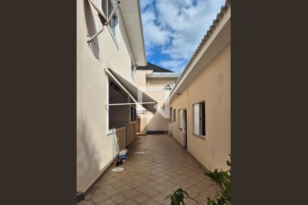 Casa à venda com 650m², 3 quartos e 10 vagas Casa à venda com 650m², 3 quartos e 10 vagasÁrea externa