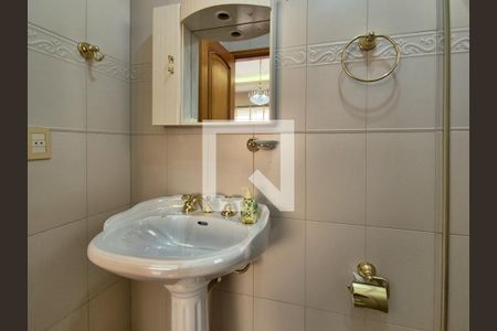 Casa à venda com 650m², 3 quartos e 10 vagas Casa à venda com 650m², 3 quartos e 10 vagasBanheiro 2