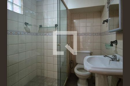 Casa à venda com 650m², 3 quartos e 10 vagas Casa à venda com 650m², 3 quartos e 10 vagasBanheiro