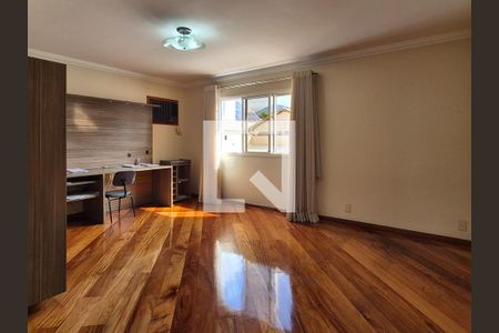 Casa à venda com 650m², 3 quartos e 10 vagas Casa à venda com 650m², 3 quartos e 10 vagasHall