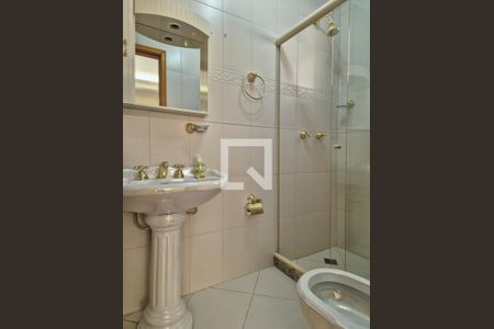 Casa à venda com 650m², 3 quartos e 10 vagas Casa à venda com 650m², 3 quartos e 10 vagasBanheiro 2