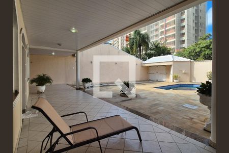 Casa à venda com 650m², 3 quartos e 10 vagas Casa à venda com 650m², 3 quartos e 10 vagasVaranda