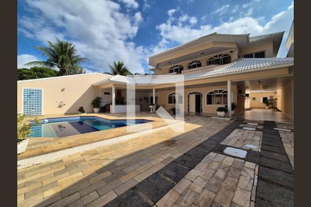 Casa à venda com 650m², 3 quartos e 10 vagas Casa à venda com 650m², 3 quartos e 10 vagasÁrea externa