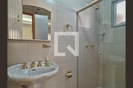 Casa à venda com 650m², 3 quartos e 10 vagas Casa à venda com 650m², 3 quartos e 10 vagasBanheiro 2