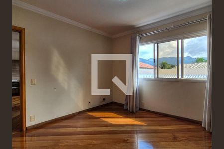 Casa à venda com 650m², 3 quartos e 10 vagas Casa à venda com 650m², 3 quartos e 10 vagasSuíte 3