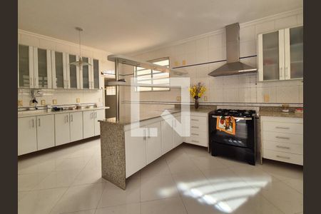 Casa à venda com 650m², 3 quartos e 10 vagas Casa à venda com 650m², 3 quartos e 10 vagasCozinha