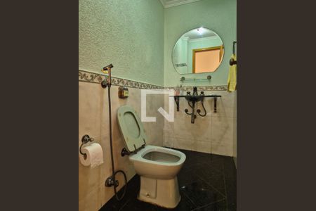 Casa à venda com 650m², 3 quartos e 10 vagas Casa à venda com 650m², 3 quartos e 10 vagasLavabo 2