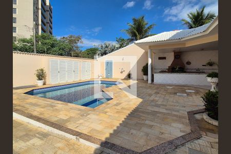 Casa à venda com 650m², 3 quartos e 10 vagas Casa à venda com 650m², 3 quartos e 10 vagasÁrea externa