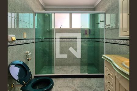 Casa à venda com 650m², 3 quartos e 10 vagas Casa à venda com 650m², 3 quartos e 10 vagasBanheiro da Suíte 1