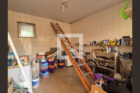 Casa à venda com 650m², 3 quartos e 10 vagas Casa à venda com 650m², 3 quartos e 10 vagasQuarto de ferramentas