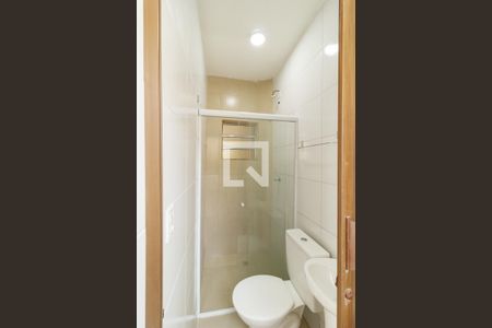 Banheiro de casa para alugar com 1 quarto, 35m² em Vila Maria Alta, São Paulo