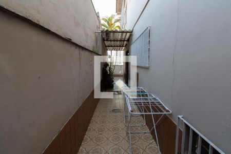 Casa à venda com 125m², 3 quartos e 2 vagasCorredor