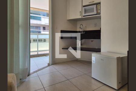 Sala/cozinha de apartamento para alugar com 1 quarto, 60m² em Recreio dos Bandeirantes, Rio de Janeiro