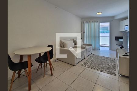Sala de apartamento para alugar com 1 quarto, 60m² em Recreio dos Bandeirantes, Rio de Janeiro