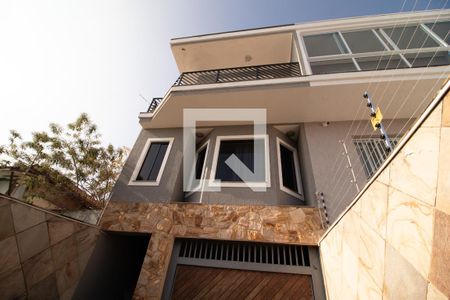 Casa à venda com 263m², 4 quartos e 9 vagasFachada