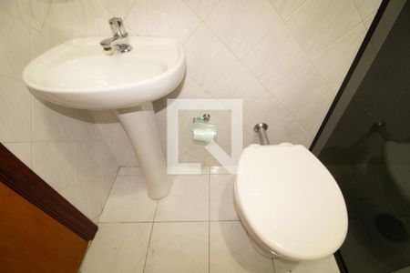 Casa à venda com 263m², 4 quartos e 9 vagasBanheiro 6