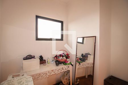 Casa à venda com 263m², 4 quartos e 9 vagasBanheiro suite 1