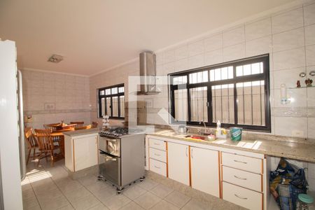 Casa à venda com 263m², 4 quartos e 9 vagasCopa e Cozinha