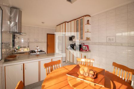 Casa à venda com 263m², 4 quartos e 9 vagasCopa e Cozinha