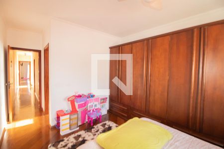 Casa à venda com 263m², 4 quartos e 9 vagasQuarto 3