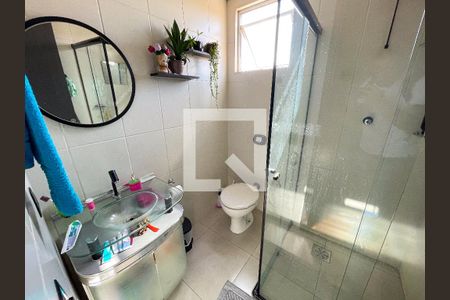 Banheiro Social de apartamento à venda com 3 quartos, 63m² em Santa Cruz Industrial, Contagem