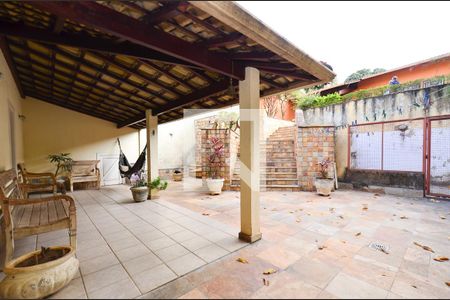 Casa à venda com 670m², 8 quartos e 8 vagasVaranda