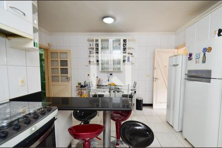 Casa à venda com 670m², 8 quartos e 8 vagasCozinha