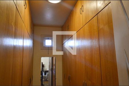 Casa à venda com 670m², 8 quartos e 8 vagasCloset
