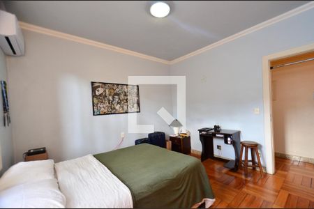 Casa à venda com 670m², 8 quartos e 8 vagasQuarto1