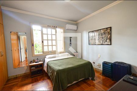 Casa à venda com 670m², 8 quartos e 8 vagasQuarto1