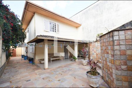 Casa à venda com 670m², 8 quartos e 8 vagasVaranda