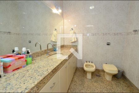 Casa à venda com 670m², 8 quartos e 8 vagasBanheiro suite