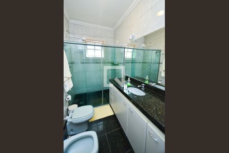 Casa à venda com 670m², 8 quartos e 8 vagasBanheiro social