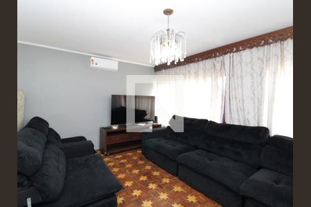 Sala de casa à venda com 6 quartos, 300m² em Vila Paiva, São Paulo