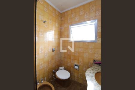 Casa à venda com 300m², 6 quartos e 7 vagasBanheiro 2