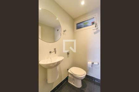 Apartamento à venda com 467m², 3 quartos e 4 vagasBanheiro do Escritório 1