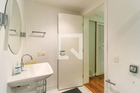 Apartamento à venda com 467m², 3 quartos e 4 vagasBanheiro do Quarto de Hóspedes