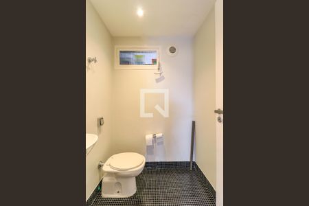 Apartamento à venda com 467m², 3 quartos e 4 vagasBanheiro do Escritório 1