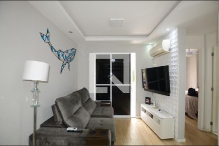 Sala de apartamento à venda com 2 quartos, 50m² em Parada de Lucas, Rio de Janeiro