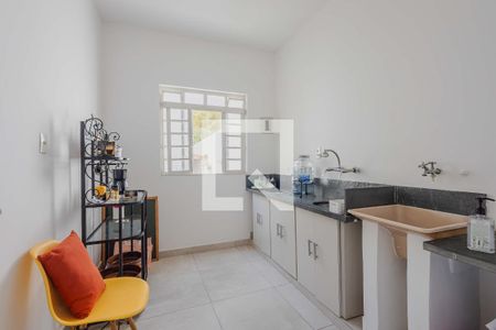 Casa à venda com 300m², 4 quartos e 6 vagasEdícula/Cozinha 3