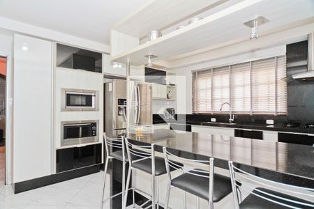 Casa à venda com 350m², 4 quartos e 4 vagas Casa à venda com 350m², 4 quartos e 4 vagasCozinha