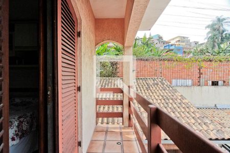 Casa à venda com 350m², 4 quartos e 4 vagas Casa à venda com 350m², 4 quartos e 4 vagasVaranda